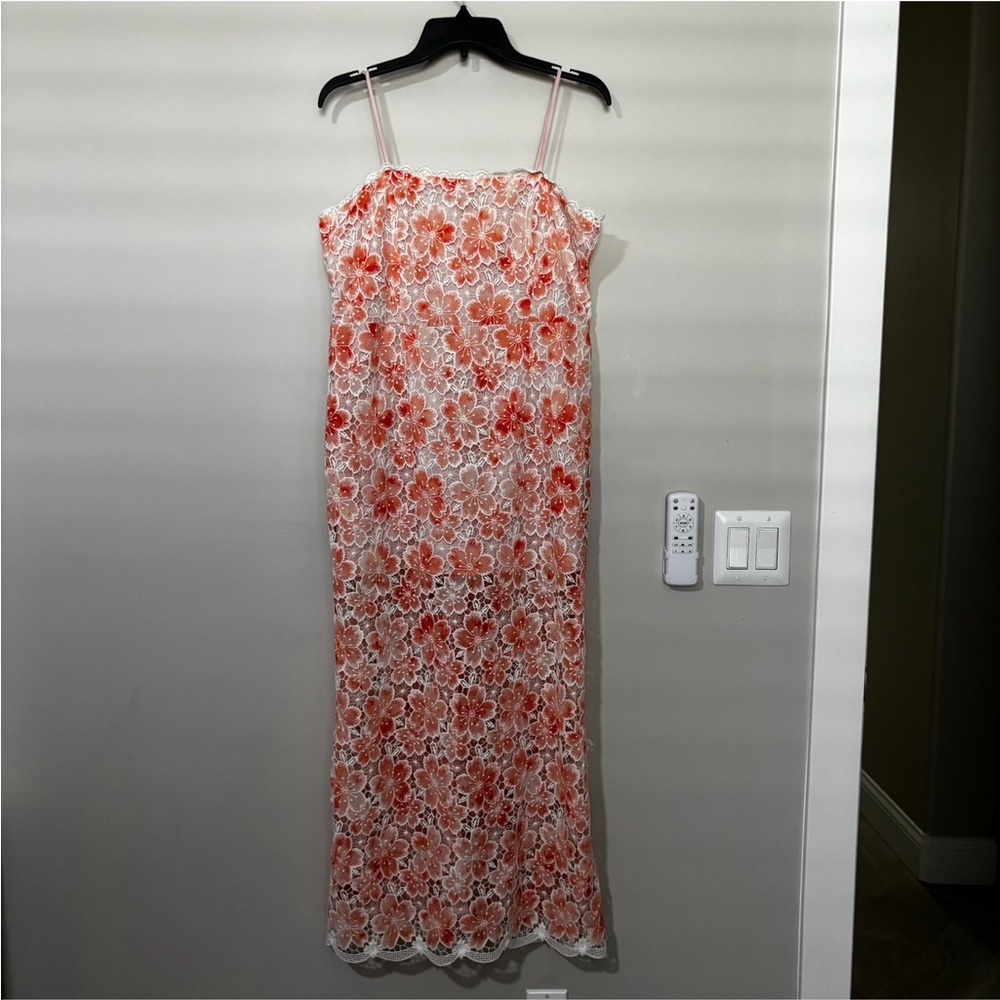Petal & Pup Novie Maxi Dress Size S - Picture 2 of 7